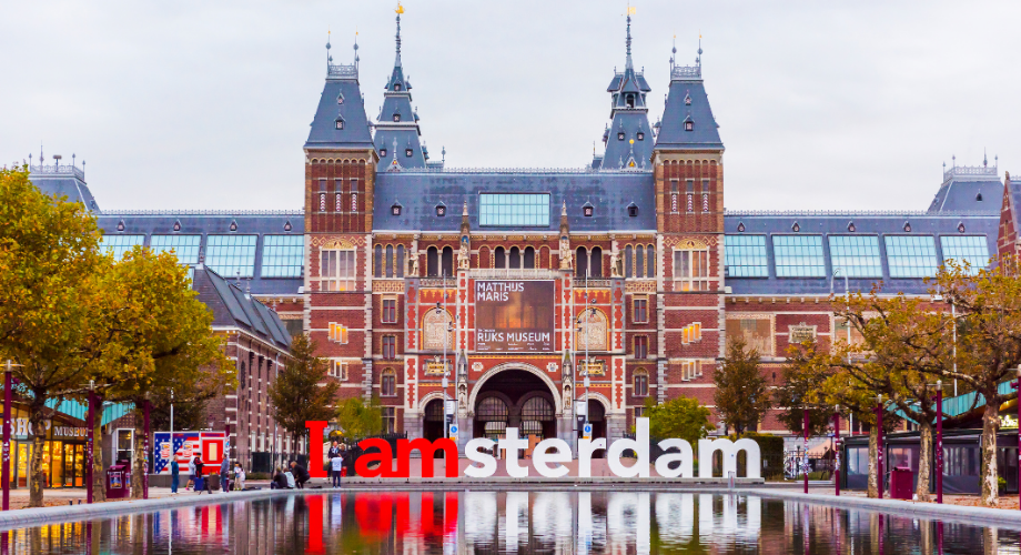  Rijksmuseum on Museumplein Iamsterdam logo